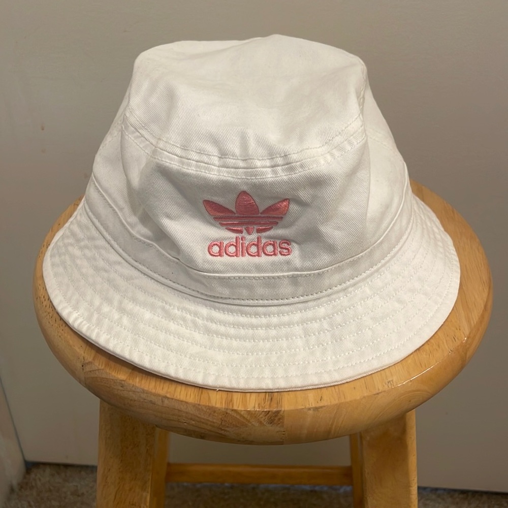 Adidas bucket hat